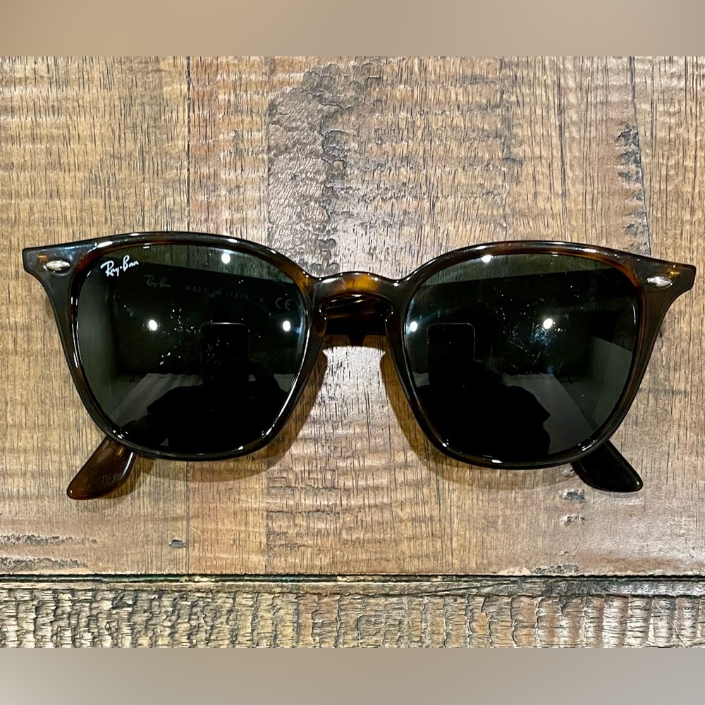 Ray-Ban RB4258F
